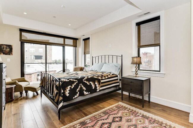 Building Photo - 1737 Connecticut Ave NW