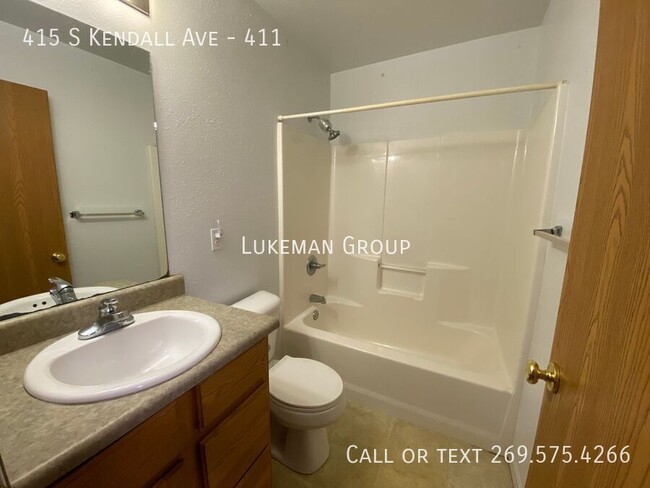 Building Photo - 415 S Kendall Ave