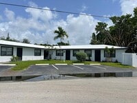 Building Photo - La Siesta Apartments I LLC
