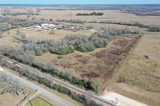 Building Photo - 24097 Hwy 6