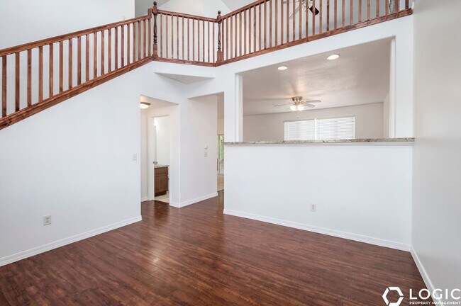 Building Photo - 5878 Arlinridge Dr