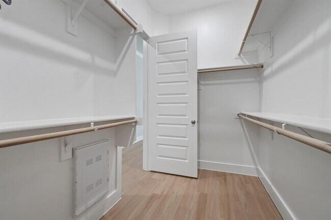 Building Photo - 1109 Saffira-