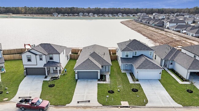 Building Photo - 16632 Aurora St