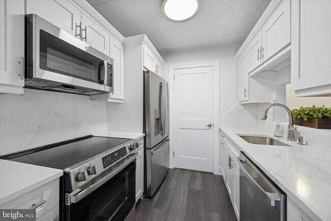 Building Photo - 40 Le Forge Ct