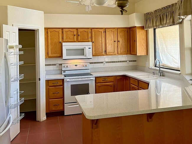 Building Photo - 3Bedroom 2Bathroom Home in Lake Havasu City