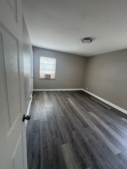 Building Photo - 1665 Anita Pl