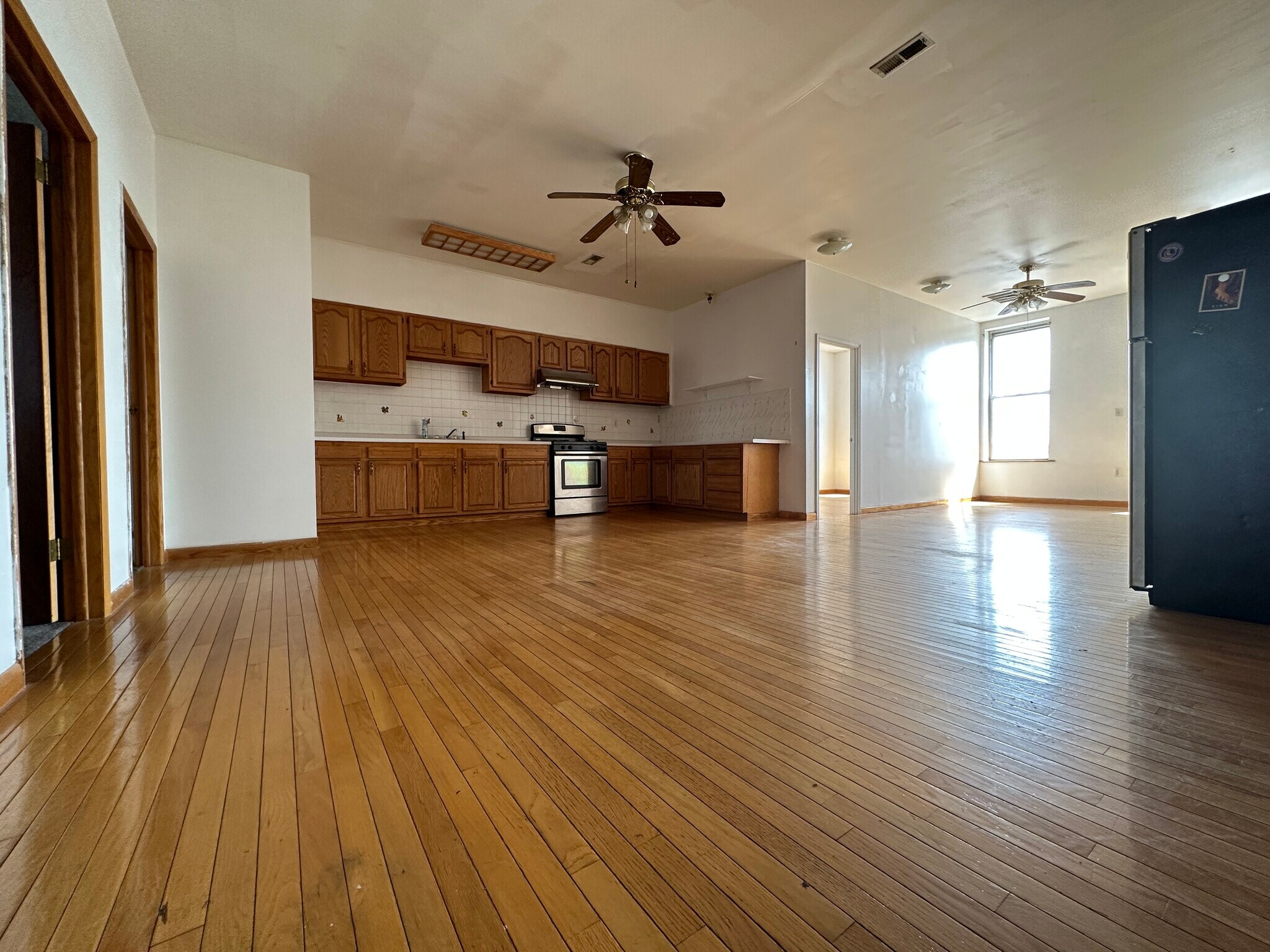 Building Photo - 721 Wharton St