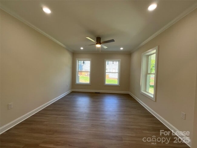 Building Photo - 307 N Catawba St