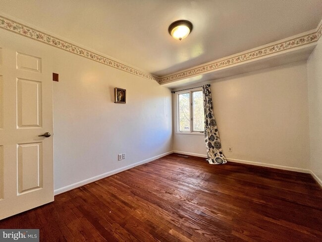 Building Photo - 10305 Crimson Tree Ct