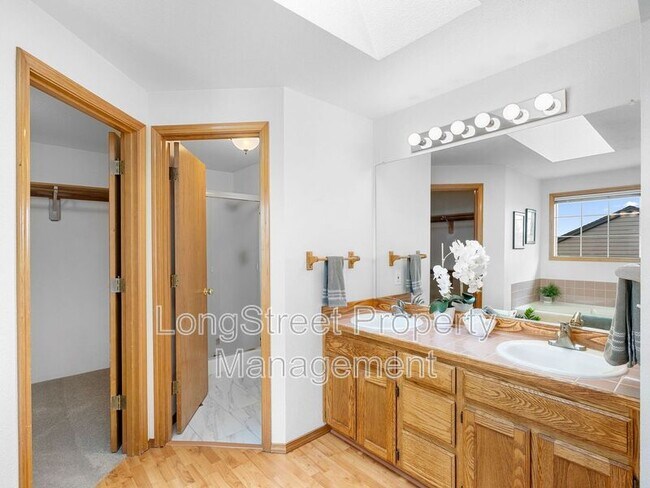 Building Photo - 15926 SW Hampshire Terrace