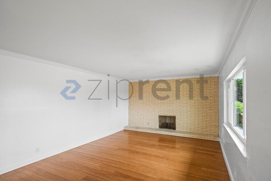 Building Photo - 22814 Kings Ct