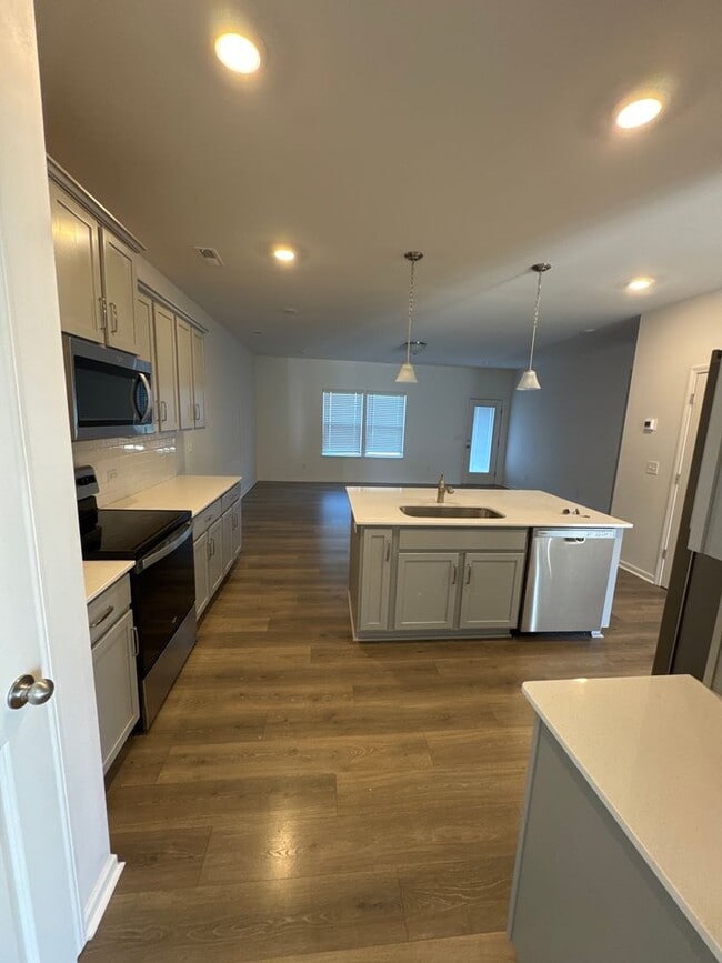 Building Photo - 4BD/2.5 House in the Stonebridge Fairways Community - AVAILABLE MAY 2026