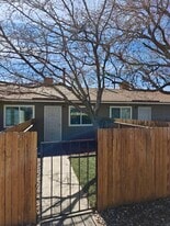 Building Photo - 3220 Wellesley Ct NE