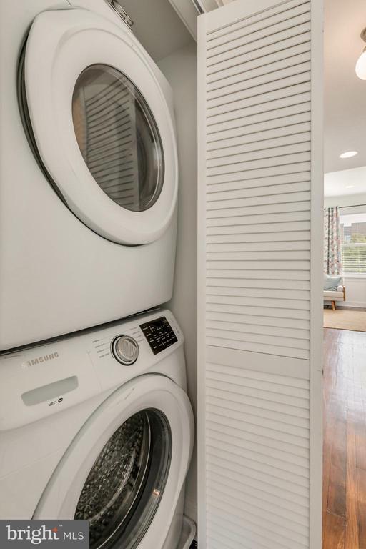 Building Photo - 1758 Park Ave