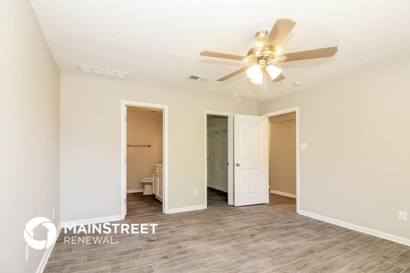 Building Photo - 7395 Brentlawn Dr
