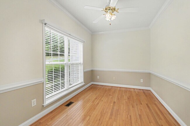 Building Photo - 24 Crestwood Ln