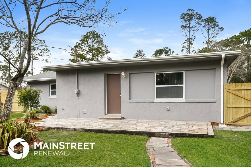 Building Photo - 2065 West Pkwy