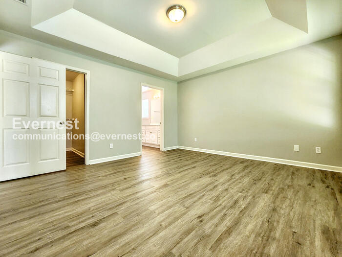 Building Photo - 2175 Red Oak Cir