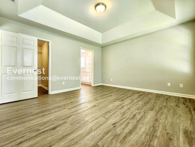 Building Photo - 2175 Red Oak Cir