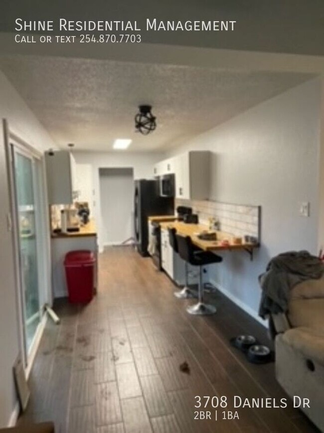 Building Photo - 3708 Daniels Dr