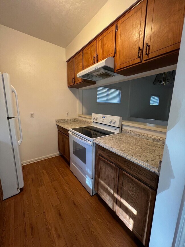 Building Photo - 2552 Panther Creek Rd