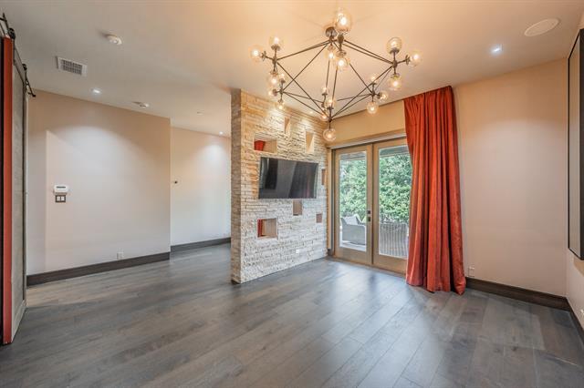 Building Photo - 1413 Post Oak Pl