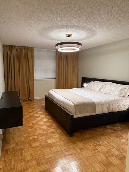 Building Photo - 102 Half Moon Cir