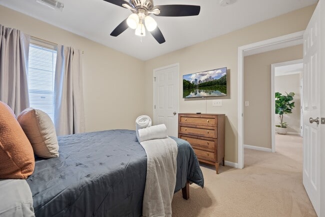 Building Photo - 13581 Weycroft Cir