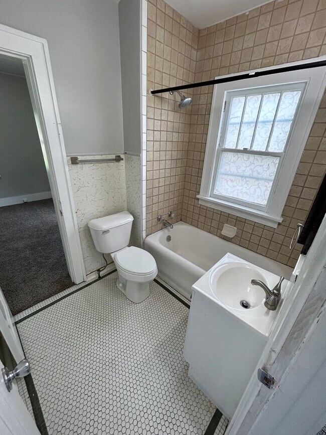 Building Photo - 3516 N 47th Ave