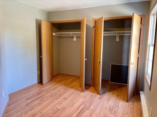 Building Photo - 45 E York St