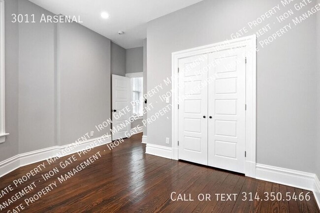 Building Photo - 3011 Arsenal-