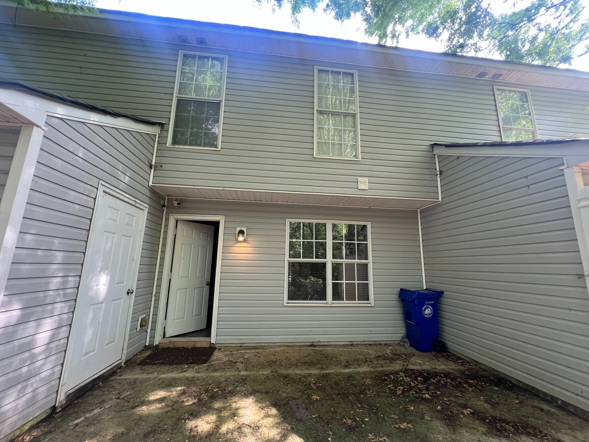 Building Photo - Room in Townhome on Waldrop Ln