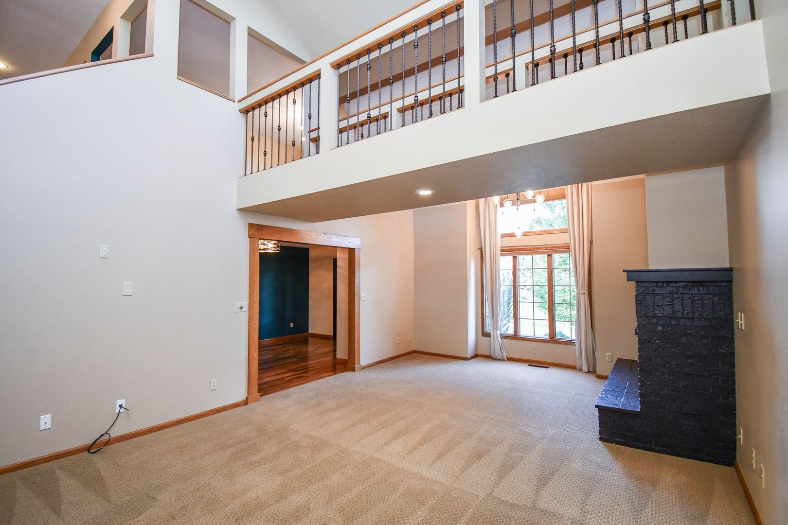 Building Photo - 4404 S Yellowstone Ln