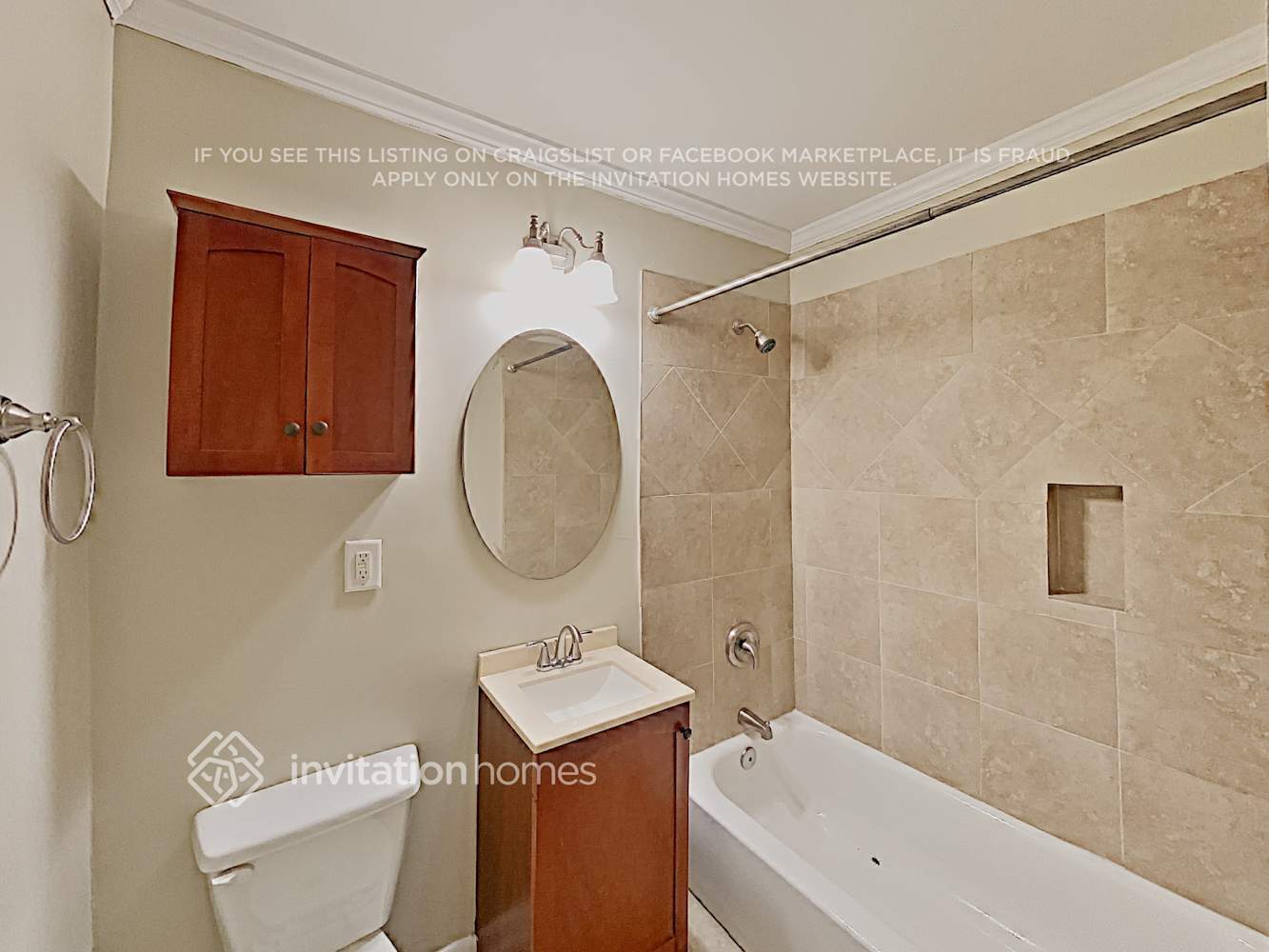 Building Photo - 227 Evergreen Dr SE