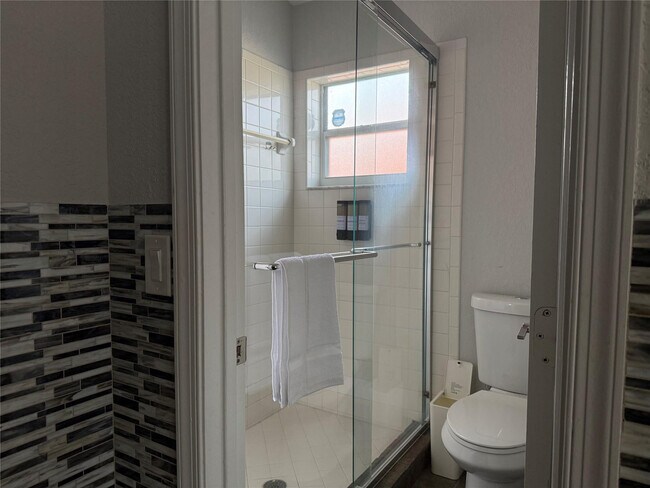 Building Photo - 607 SW 15th St