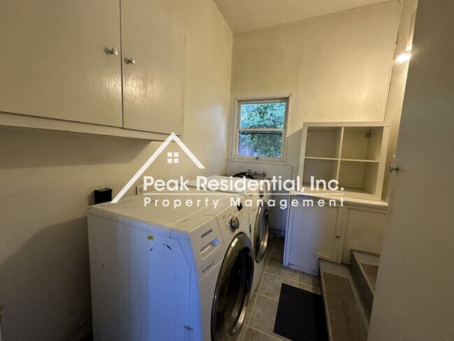 Building Photo - 3 br, 1 bath House - 5200 F Street