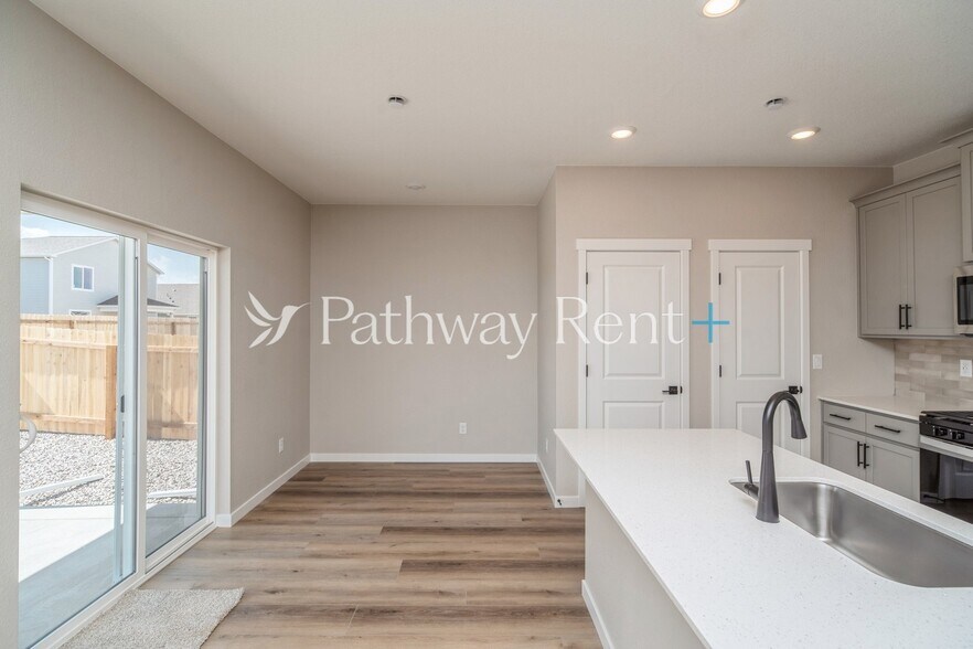 Building Photo - 9421 Yampa Ct