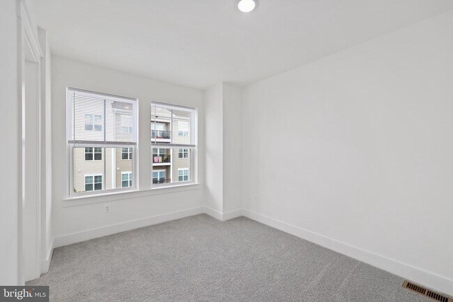 Building Photo - 9117 Crk Btm Ln