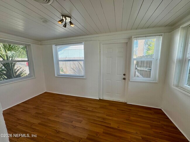 Building Photo - 288 Boylston Ave