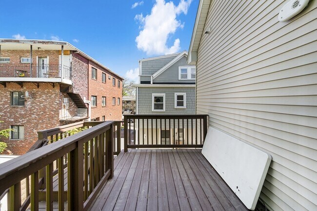 Building Photo - 38 Fenwick St