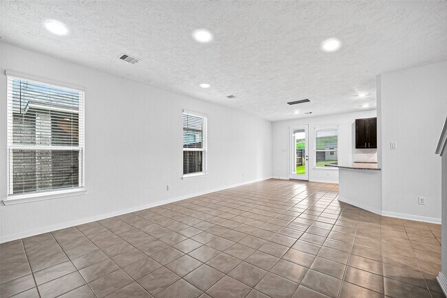 Building Photo - 15723 Autumn Chicory Dr