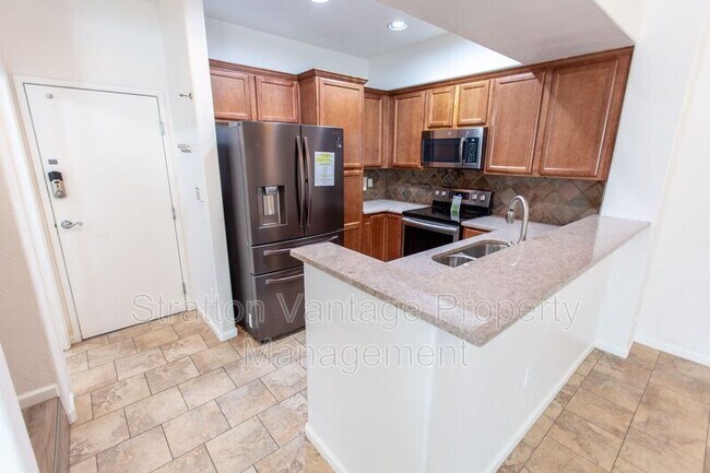 Building Photo - 3935 E Rough Rider Rd