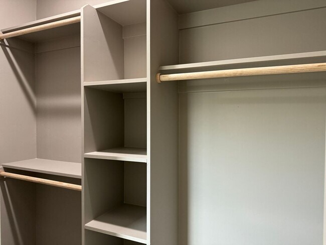 Building Photo - Beautiful Modern 3Bdm 2Ba Home, Easy Access to I-10, Must See!