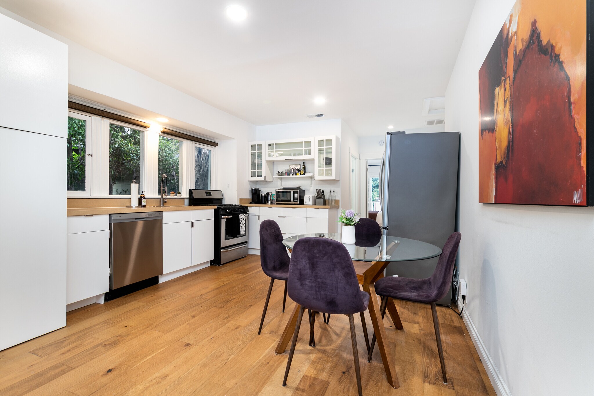 Building Photo - 6008 Carlton Way