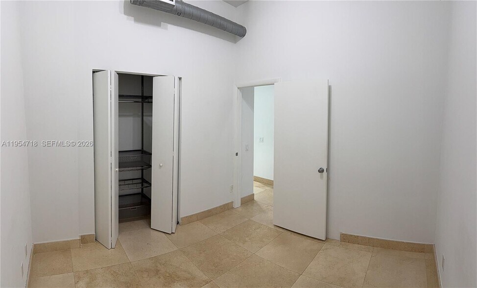 Building Photo - 3029 NE 188th St