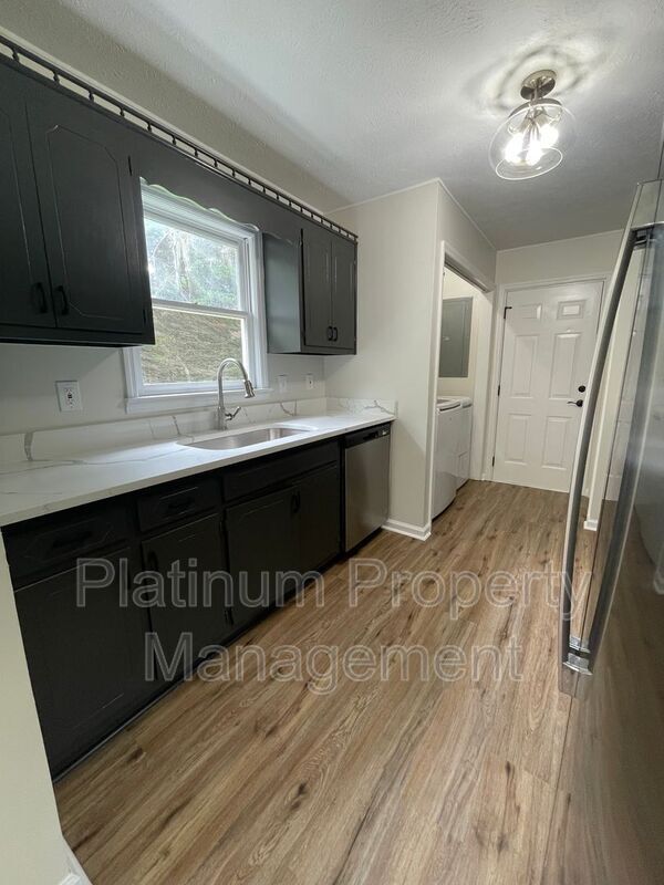 Building Photo - 35 Pecks Creek Ct