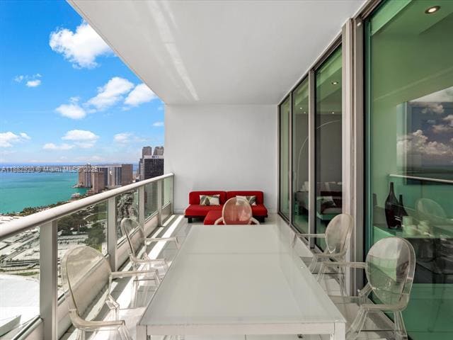 Building Photo - 900 Biscayne