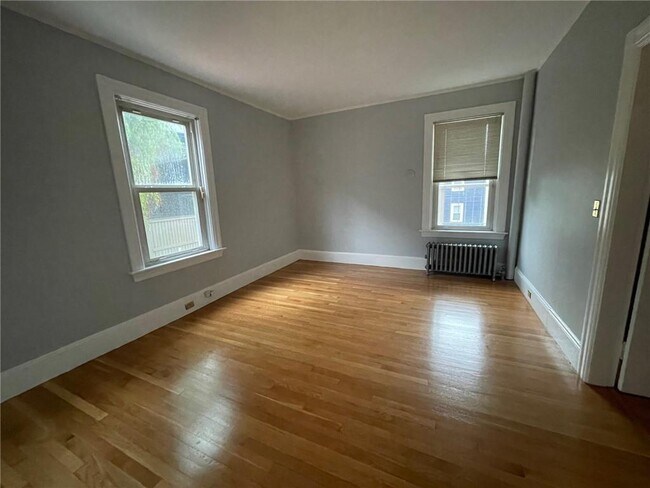 Building Photo - 176 Congdon St