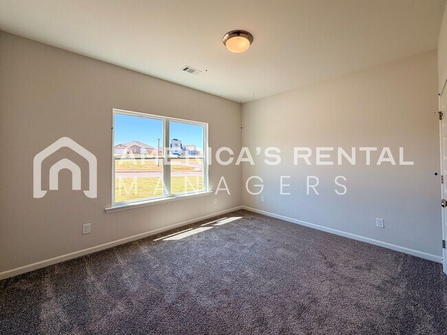 Building Photo - Southern Charm Meets Contemporary Style in Tuscaloosa!