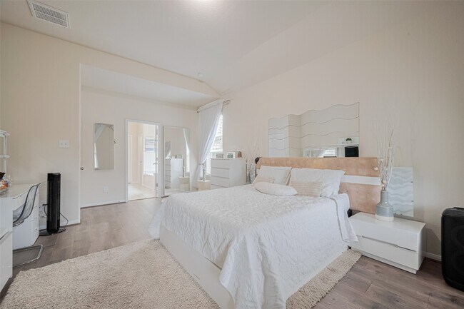 Building Photo - 5218 Windy Plantation Dr